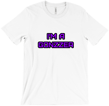 Playera manga corta con frase I'M A GONZZER morada
